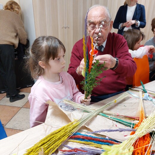 Pszczółki, seniorzy i palmy wielkanocne