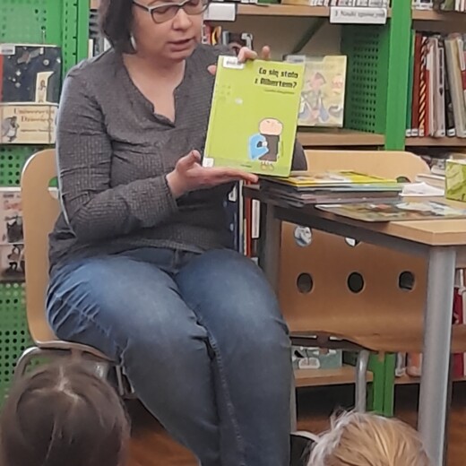 Wiewiórki w Bibliotece Publicznej w Nadarzynie