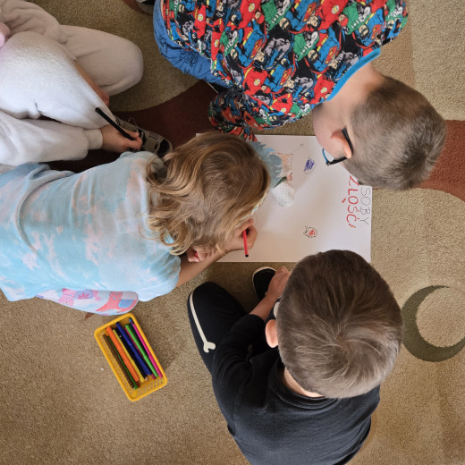 Gniewek w „Pszczołach”