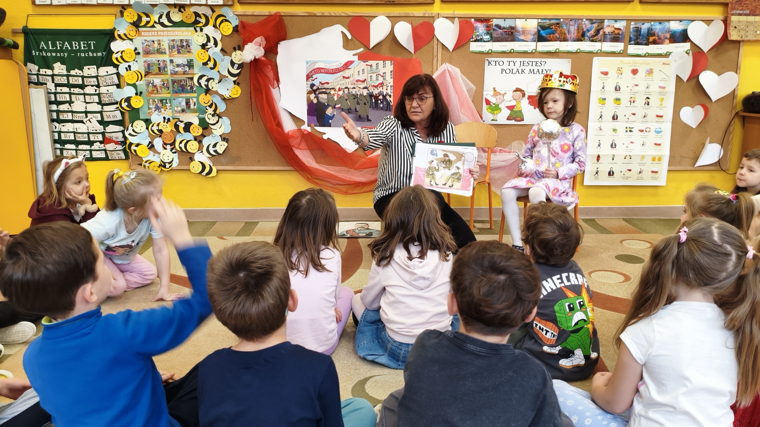 Lekcja historii w grupie Pszczółki