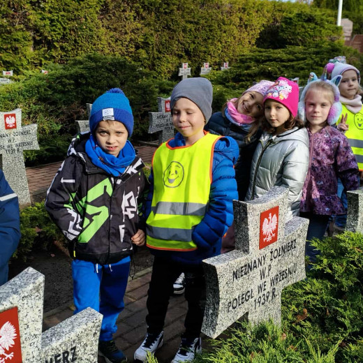 Spacer „Pszczółek” na cmentarz