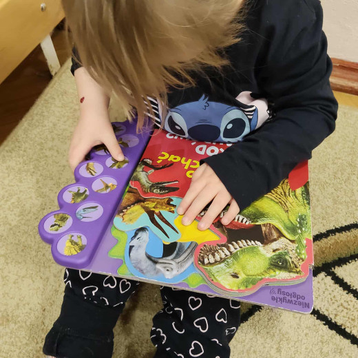 Czytający rodzic, mama Lei – Biedronki