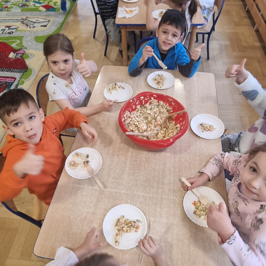 Sałatka warzywna u Motyli