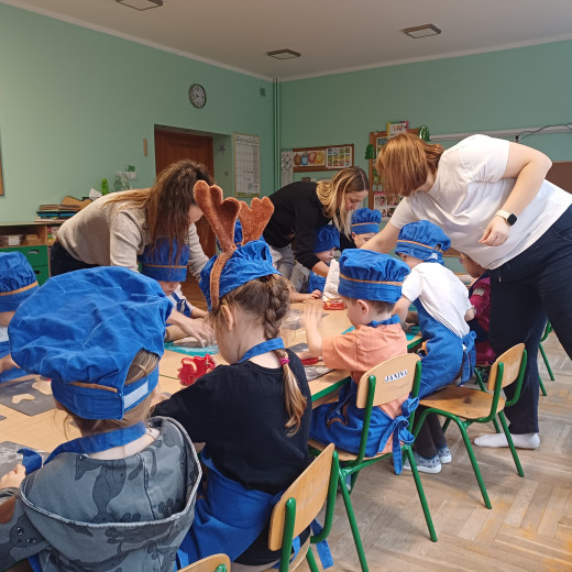 Pieczenie pierniczków w Żabkach