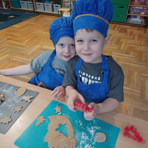 Pieczenie pierniczków w Żabkach