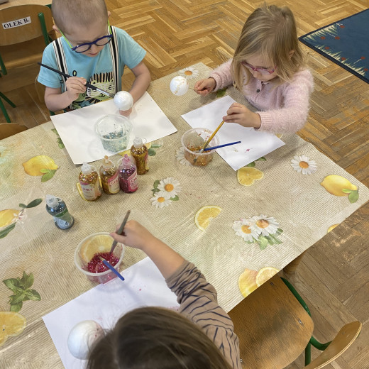 Grupa II „Żaby” – realizacja projektu „Gra zmysłami” w miesiącu grudniu