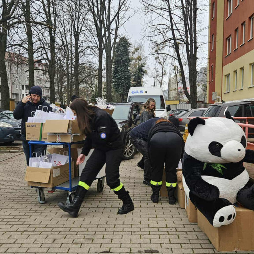 Wspaniały finał akcji „Prezenty dla dzieci z oddziału onkologii Instytutu Matki i Dziecka w Warszawie”
