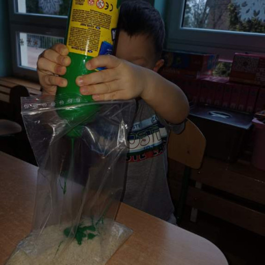 Grupa II „Żaby” – realizacja projektu „Gra zmysłami” w miesiącu grudniu