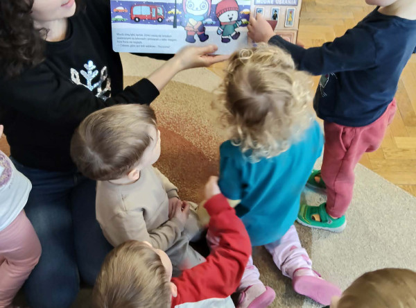 Czytający Rodzic – tata Adasia i mama Amelki – Biedronki