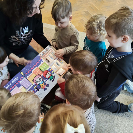 Czytający Rodzic – tata Adasia i mama Amelki – Biedronki