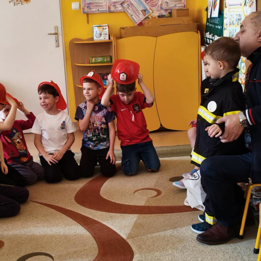 Dziadek strażak-Pszczółki