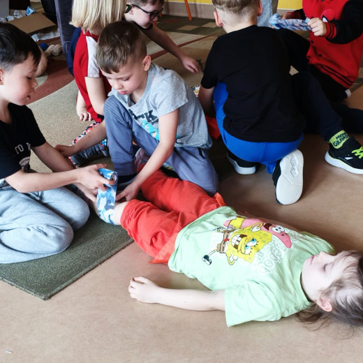 Rodzic ekspert-ratownik medyczny. Pszczółki