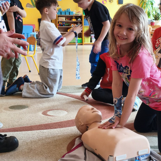 Rodzic ekspert-ratownik medyczny. Pszczółki