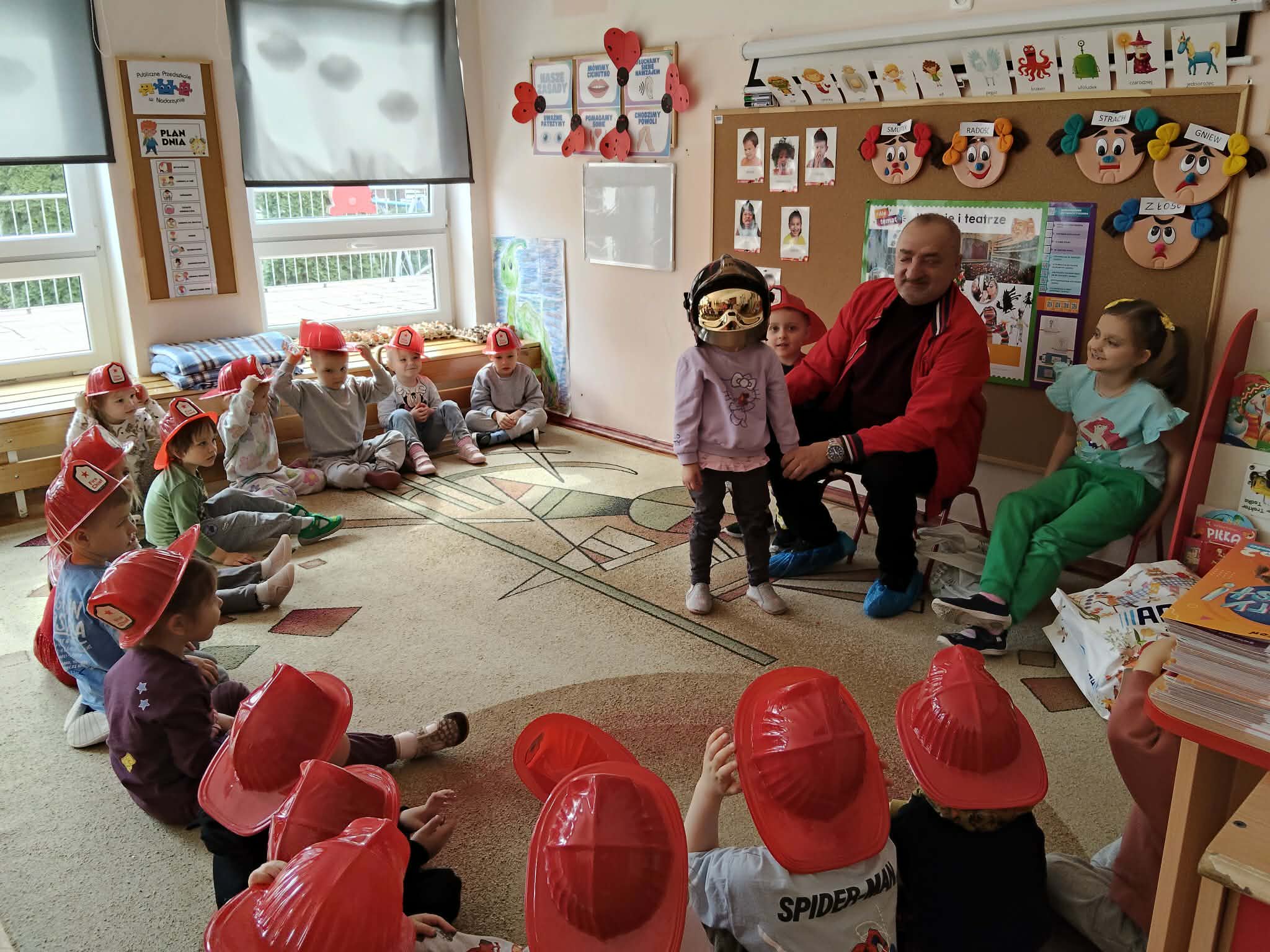 Dziadziuś ekspert – strażak – Biedronki