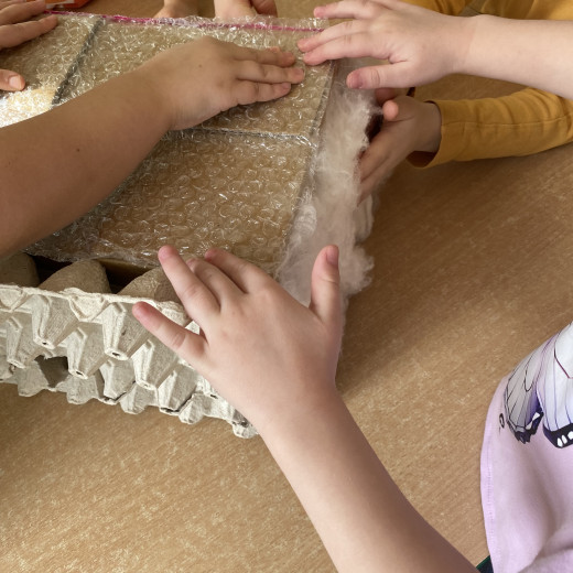 Grupa II „Żaby” – realizacja projektu „Gra zmysłami” w miesiącu lutym