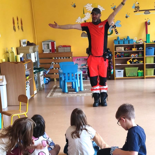 Rodzic ekspert-ratownik medyczny. Pszczółki