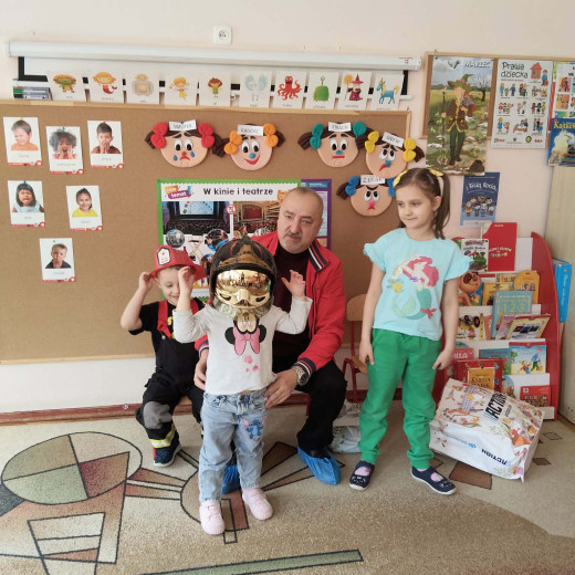 Dziadziuś ekspert – strażak – Biedronki