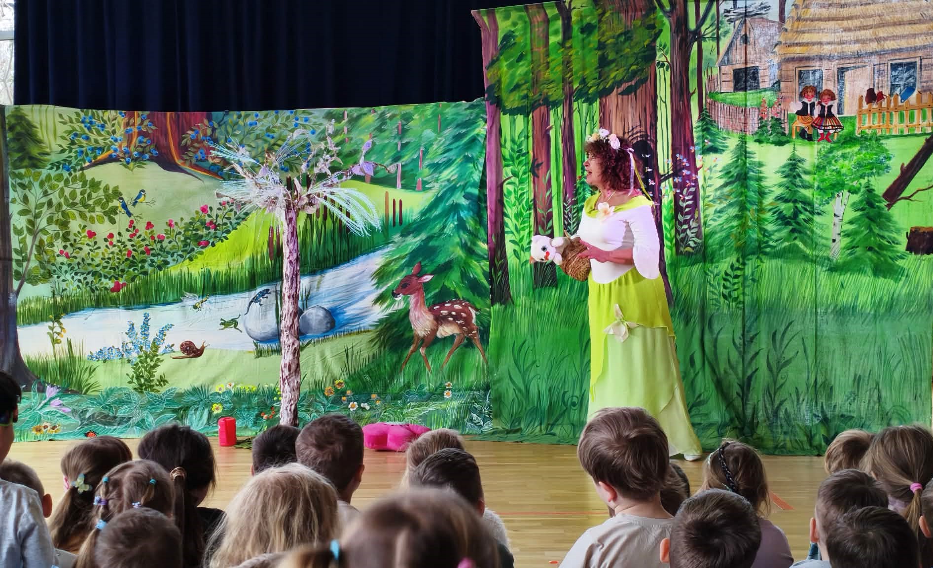 Teatrzyk „Grające drzewo”