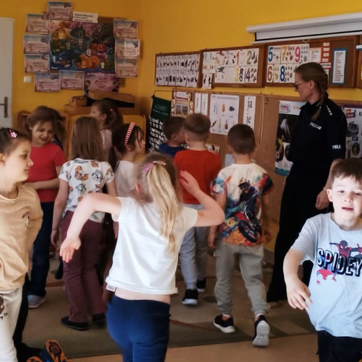 Rodzic ekspert -mama policjantka Pszczółki