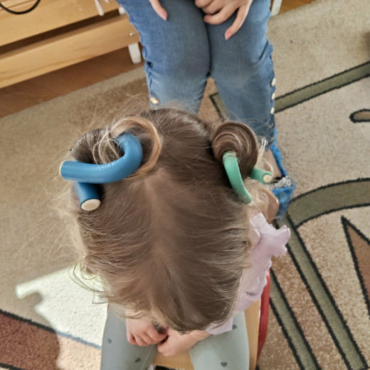 Babcia ekspert – fryzjerka- Biedronki