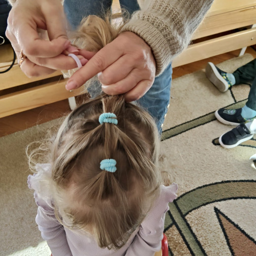 Babcia ekspert – fryzjerka- Biedronki