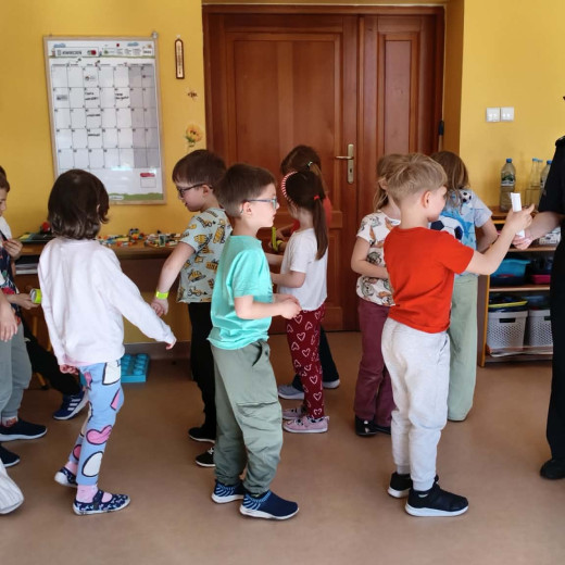 Rodzic ekspert -mama policjantka Pszczółki