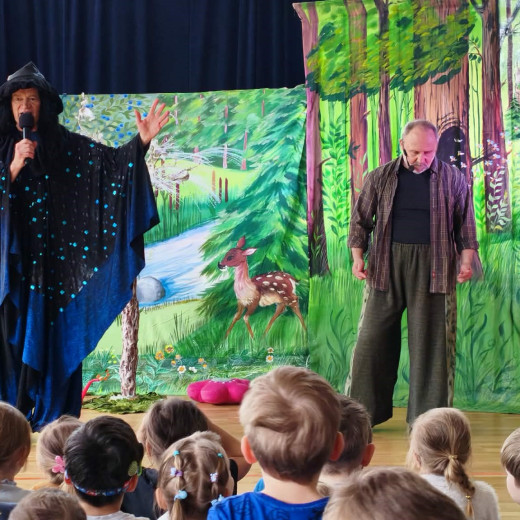 Teatrzyk „Grające drzewo”