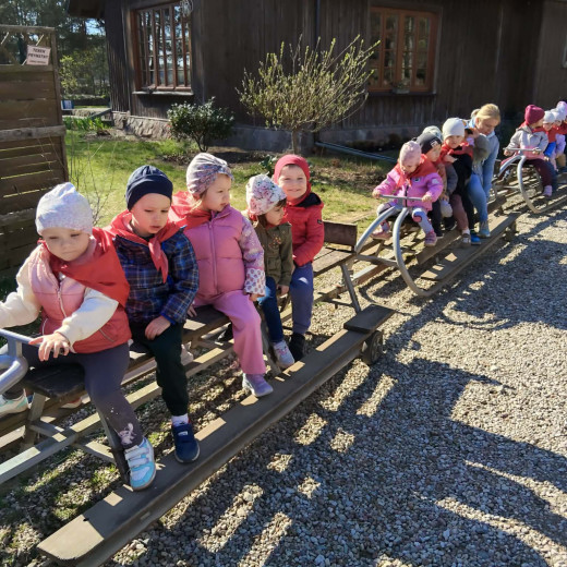 „Natura wzywa” – Biedronki i Żabki