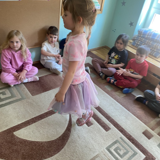 Grupa II „Żaby” – realizacja projektu „Gra zmysłami” w miesiącu kwietniu