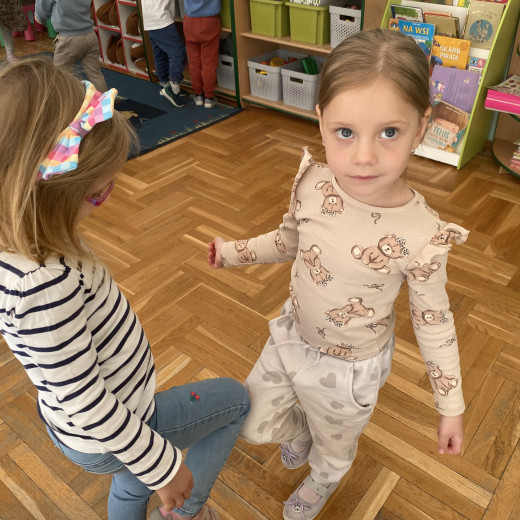 Grupa II „Żaby” – realizacja projektu „Gra zmysłami” w miesiącu kwietniu
