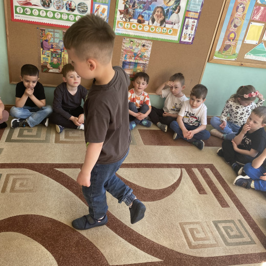 Grupa II „Żaby” – realizacja projektu „Gra zmysłami” w miesiącu kwietniu